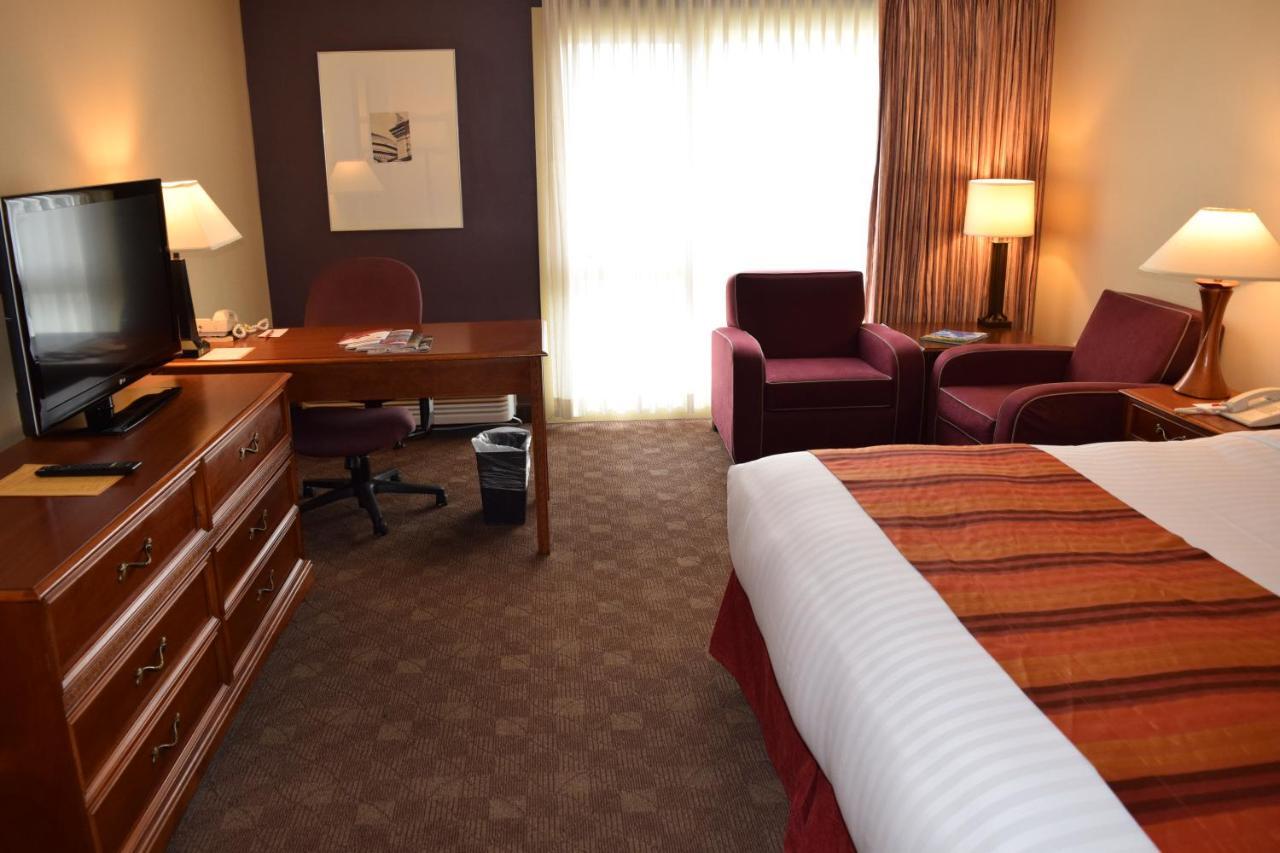 Gateway Hotel And Conference Center Ames Ngoại thất bức ảnh